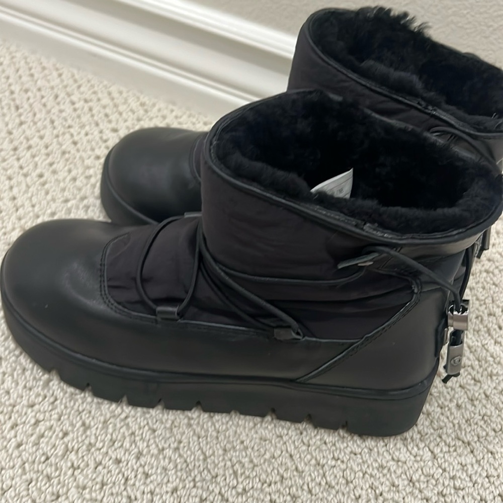 Australian Luxe snowboots
